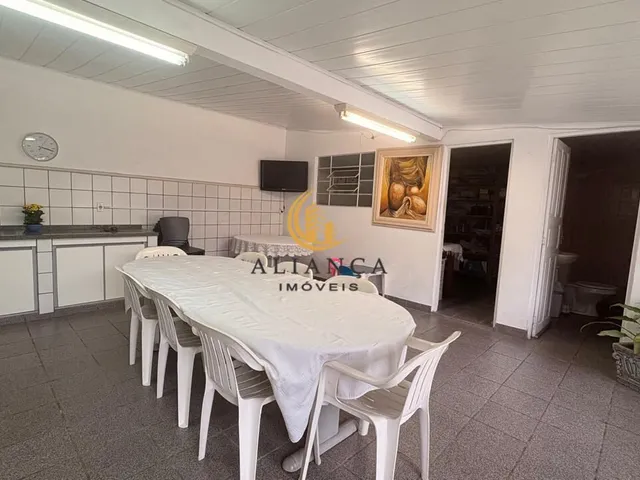 Imagem 8: Casa com 3 Dormitórios e Quintal em Barreiros