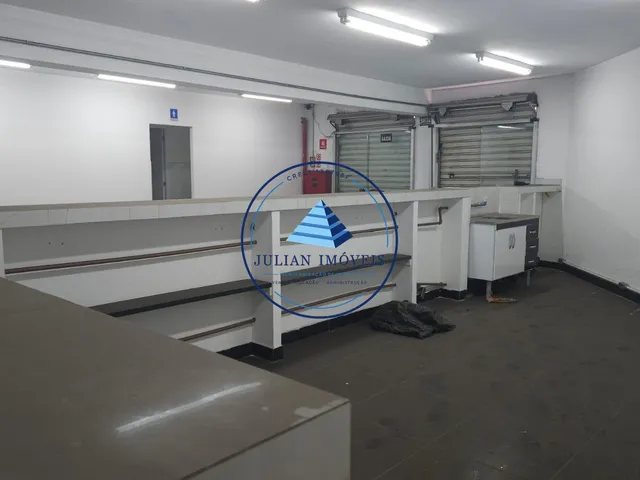 Imagem 7: Galpão para Aluguel em Vila Romanópolis, Ferraz de Vasconcelos, São Paulo - Amplo Espaço com 9 Banheiros