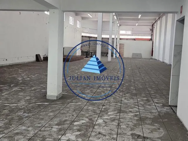 Imagem 4: Galpão para Aluguel em Vila Romanópolis, Ferraz de Vasconcelos, São Paulo - Amplo Espaço com 9 Banheiros
