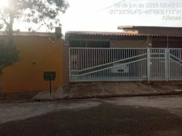 Imagem: Casa Residencial em Alfenas - Mg, Jardim