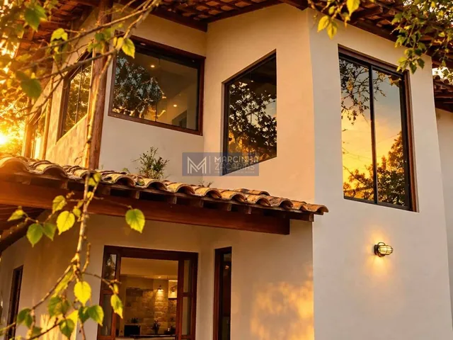 Imagem: Lindo Sobrado com Deck e Vista para a Natureza