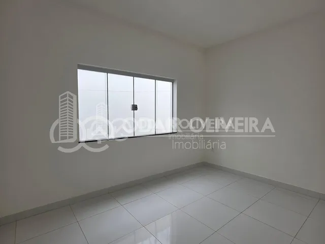 Imagem 10: Casa de Esquina com 3 Quartos, Suíte e Garagem para 2 Carros
