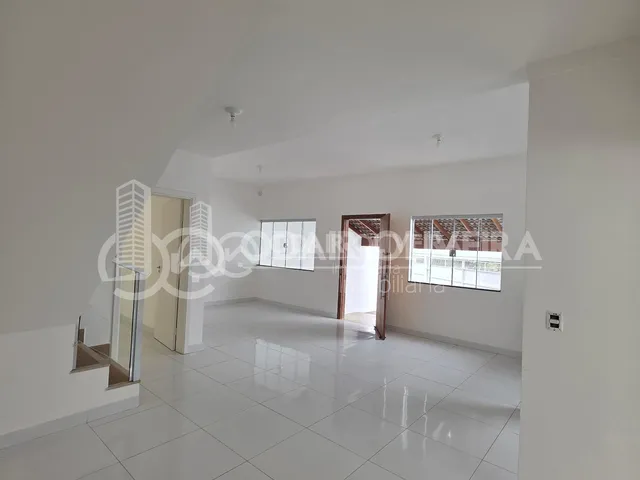Imagem 12: Casa de Esquina com 3 Quartos, Suíte e Garagem para 2 Carros