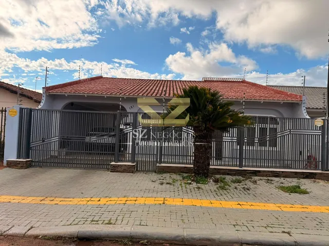 Imagem: Casa À Venda com 03 Dormitórios - Jardim