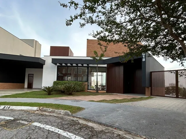 Imagem: Casa de Alto Padrão com Piscina no Condomínio