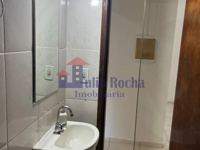 Imagem 2: Apartamento para Aluguel com 2 Quartos, Suíte e Varanda