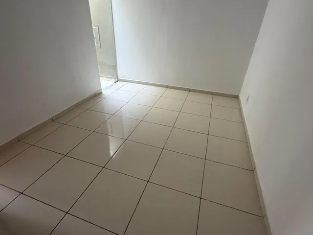 Imagem 5: Casa para Locaçãopq Florida , R$1250,002 Quartos , Sala Cozinha Banheiro e Garagem !