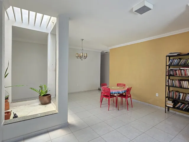 Imagem 2: Ampla Casa À Venda com 4 Quartos - Bairro Zacarias Gonçalves - Crato/Ce