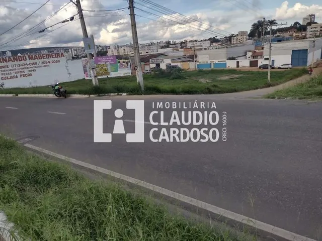 Imagem: Terreno À Venda na Avenida Bartolomeu de
