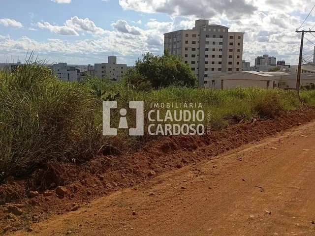 Imagem 2: Oportunidade, Terreno À Venda na Rua Paulo Filadelfo - Candeias