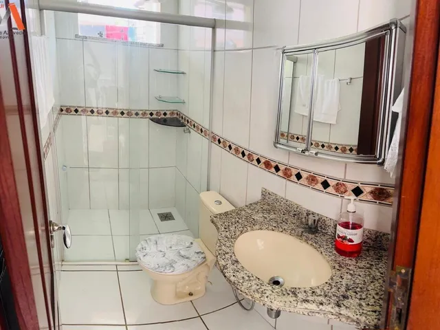 Imagem 9: Casa de 2 Pavimentos com 4 Suítes no Condomínio Greenville 2! Área de 342M². 03 Vagas de Garagem. Nascente