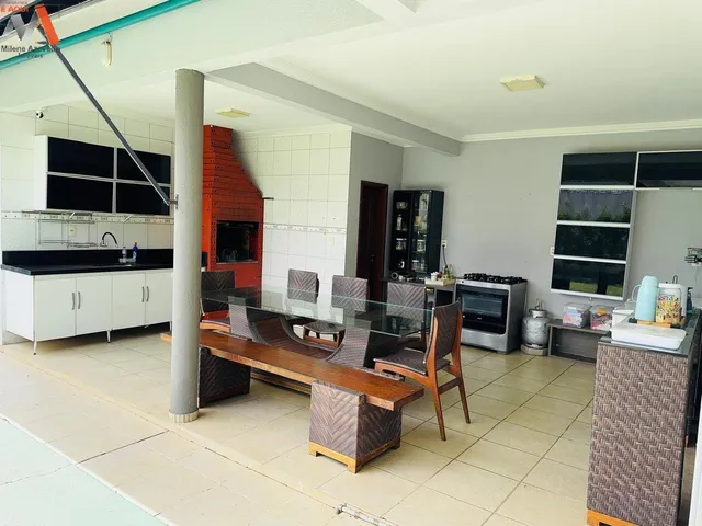 Imagem 4: Casa de 2 Pavimentos com 4 Suítes no Condomínio Greenville 2! Área de 342M². 03 Vagas de Garagem. Nascente