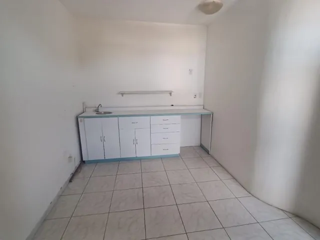 Imagem 13: Sala Comercial na Avenida Magalhães Barata. Área Privativa de 35M² - 5° Andar Não Possui Vaga de Garagem Nascente