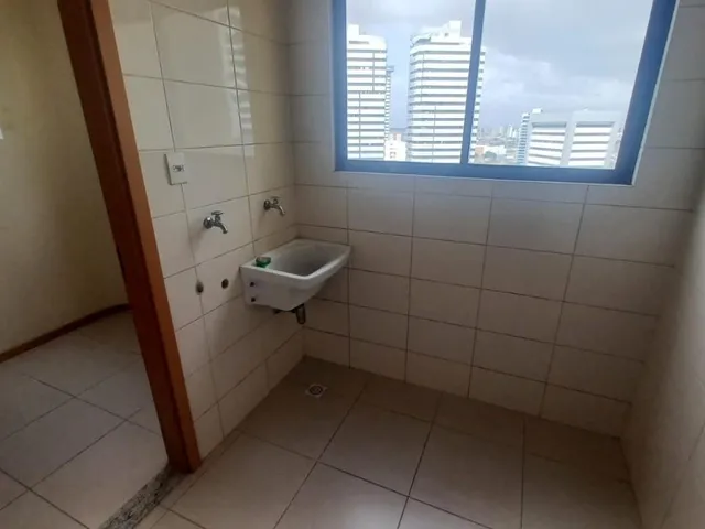 Imagem 4: Apartamento com 3 Suítes no Bairro do Umarizal. Área Privativa de 127M² - 14° Andar. 02 Vagas de Garagem. Nascente