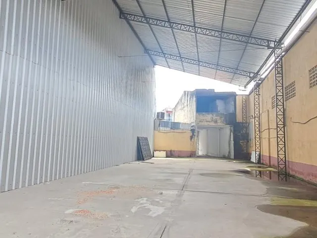 Imagem: Galpão Comercial na Arterial com Localização