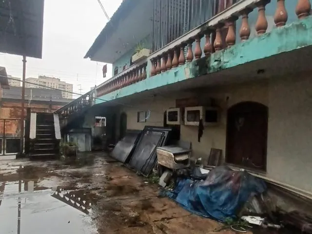 Imagem 6: Galpão Comercial com Imóvel Residencial nos Fundos - Área Total de 697M²