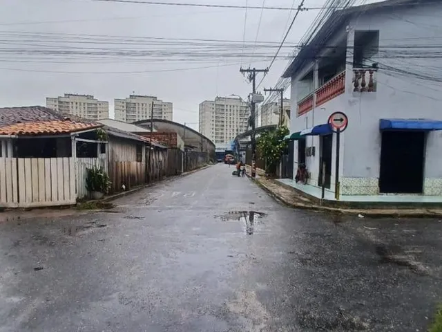 Imagem 12: Galpão Comercial com Imóvel Residencial nos Fundos - Área Total de 697M²