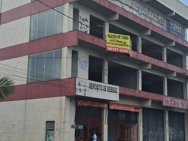 Imagem: Prédio Comercial Estratégico na Cidade