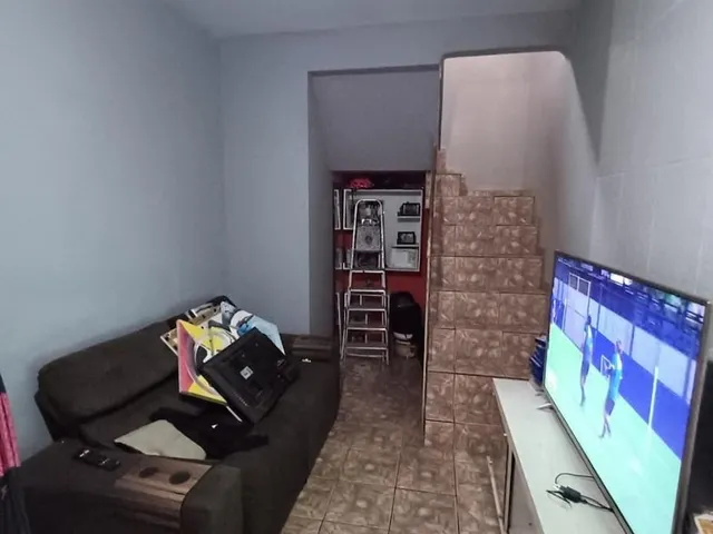 Imagem 6: Casa com 2 Pavimentos, Ponto Comercial, Piscina e 3 Quartos com Suíte. Aproveite Esta Oportunidade
