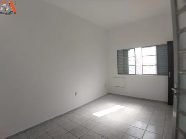 Imagem 8: Casa Ampla na Marambaia com Suíte e Localização Estratégica na Avenida Dalva