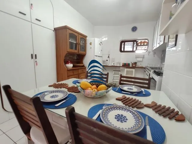 Imagem 2: Casa 4/4, 2 Suítes, Varanda em Dois Quartos, Salas, Bar, Sauna, Piscina