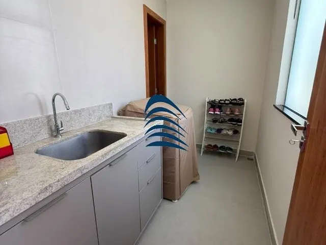 Imagem 6: Casa Contemporânea com Piscina e 4 Suítes no Itaigara