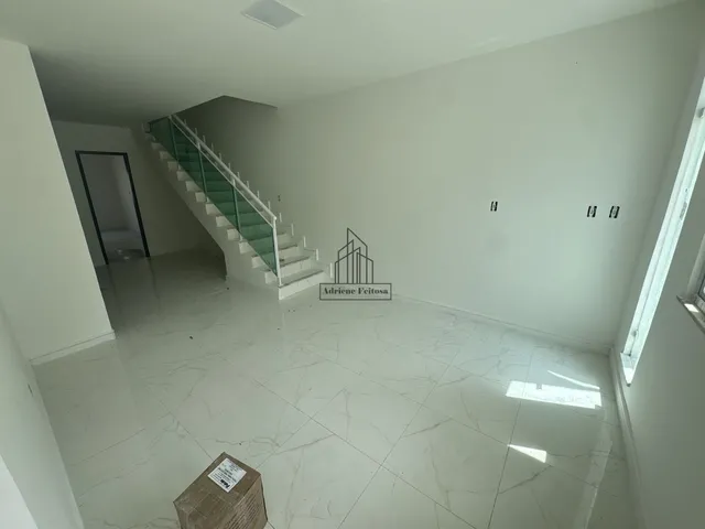 Imagem 14: Casa Duplex Nova com Espaços Amplos