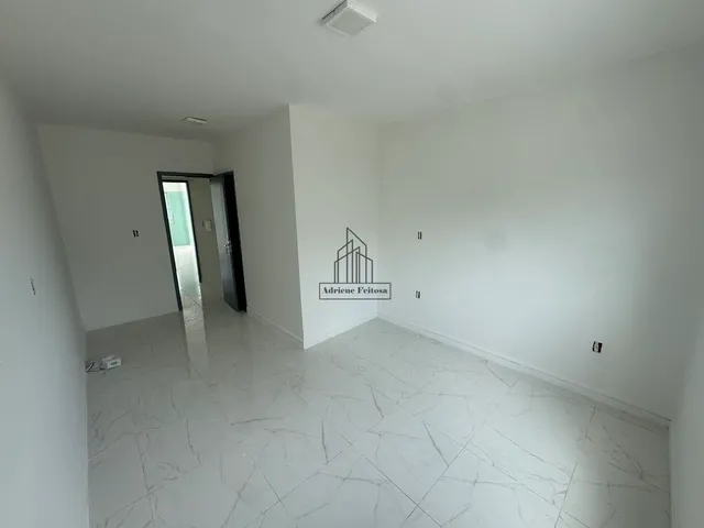 Imagem 13: Casa Duplex Nova com Espaços Amplos